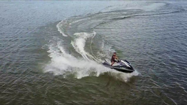 Drone dji mavic pro follow jet ski