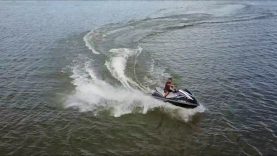 Drone dji mavic pro follow jet ski